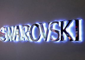 Chữ nổi inox - Thu hút ánh nhìn, tăng hiệu quả kinh doanh