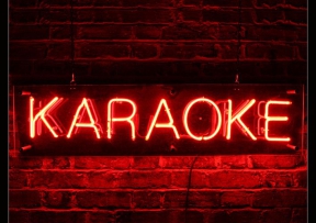 Thi công biển quảng cáo Karaoke bắt mắt, nổi bật với dịch vụ làm biển quảng cáo trọn gói Hoàng Long Adv